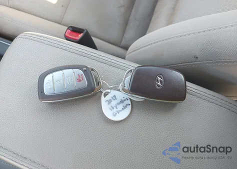 2017 Hyundai Elantra Se z USA, uszkodzony, nr VIN 5NPD84LFXHH116791